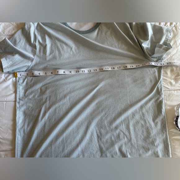 Lululemon The Fundamental T Size XL Short Sleeve, Blue/Gray & White Stripe EUC - Picture 3 of 7